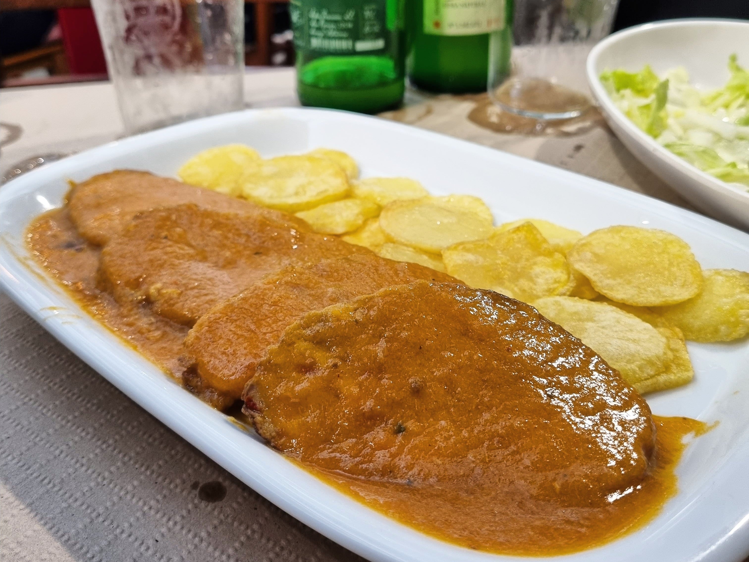 El planazo es: rollo de bonito y botella de sidra