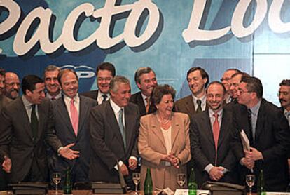 Dirigentes del PP, ayer, durante la presentación de la propuesta de su partido sobre el Pacto Local.