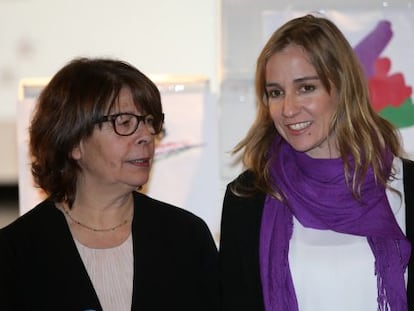 La excandiadata de IU a la Comunidad, Tan&iacute;a S&aacute;nchez, con In&eacute;s Saban&eacute;s, de Equo, ambas ahora en la plataforma Convocatoria por Madrid. 