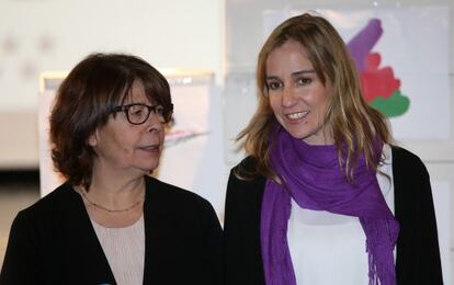 La excandiadata de IU a la Comunidad, Tan&iacute;a S&aacute;nchez, con In&eacute;s Saban&eacute;s, de Equo, ambas ahora en la plataforma Convocatoria por Madrid. 