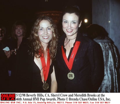 Sheryl Crow y Meredith Brooks en los BMI Pop Awards de 1998.