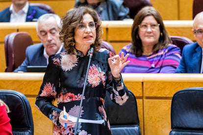 La vicepresidenta primera del Gobierno, María Jesús Montero, durante la sesión de control al Gobierno en el Senado este martes.