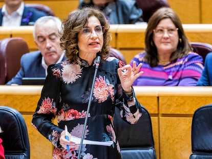 La vicepresidenta primera del Gobierno, María Jesús Montero, durante la sesión de control al Gobierno en el Senado este martes.