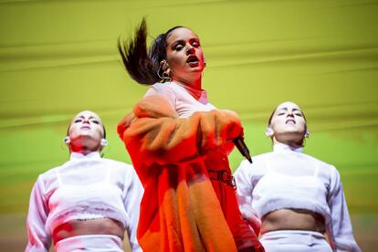 Rosalía, durante su actuación en el escenario del NOS Primavera Sound Festival, en Oporto (Portugal), el pasado 8 de junio.