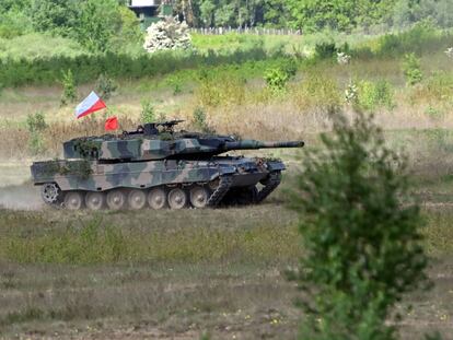 Un tanque Leopard durante unos ejercicios militares celebrado en Drawsko Pomorskie, en el noroeste de Polonia, el 27 de mayo.