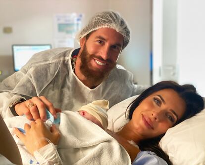 Pilar Rubio y Sergio Ramos en la foto en la que anunciaban la llegada de su úlitmo hijo.