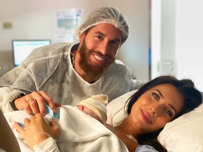 Pilar Rubio y Sergio Ramos en la foto en la que anunciaban la llegada de su úlitmo hijo.