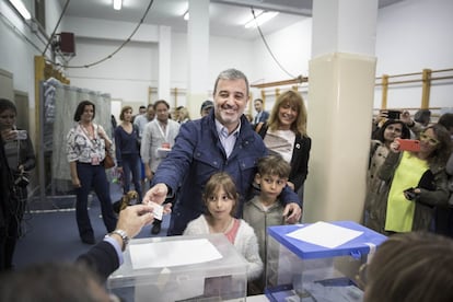 Jaume Collboni, el candidat més matiner de Barcelona, ha votat a les 9.30 a l'Escola Mireia, a l'Eixample Dret.