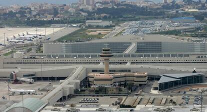 Vista aérea del aeropuerto de Palma de Mallorca, uno de los tres grandes por volumen de tráfico de la red de Aena.