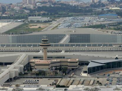 Vista aérea del aeropuerto de Palma de Mallorca, uno de los tres grandes por volumen de tráfico de la red de Aena. 