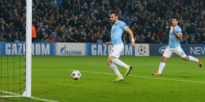 Negredo marca el cuarto del City.