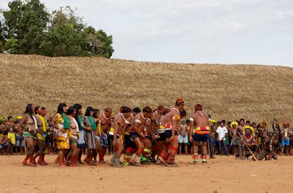 Encontro de indígenas na aldeia de Piaracu, no Parque Indígena do Xingu, em janeiro.