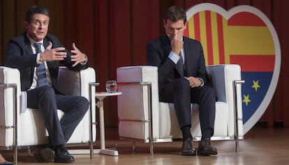 Manuel Valls i Albert Rivera en la commemoració dels 40 anys de la Constitució, a Barcelona, al desembre.