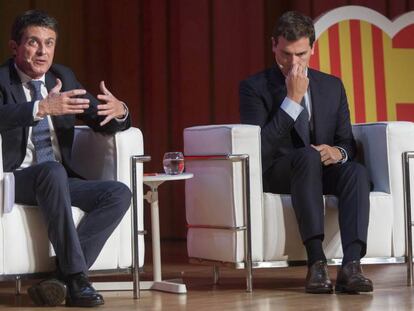 Manuel Valls i Albert Rivera en la commemoració dels 40 anys de la Constitució, a Barcelona, al desembre.