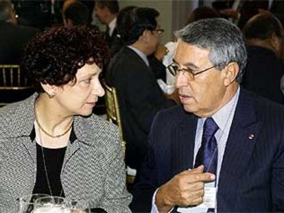 Ana Palacio con su homólogo marroquí, Mohamed Benaissa, el pasado septiembre en Nueva York.