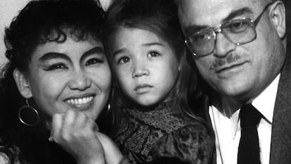 Melodie Nakachian, con sus padres, tras su liberación.