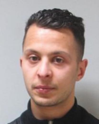 Fotografia de Salah Abdeslam divulgada pela polícia belga.