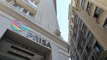 Logotipo del grupo Prisa en sus oficinas de Gran Vía 32, Madrid.
