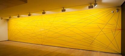 Uno de los murales de Sol LeWitt expuestos en la Fundación Botín, en Santander.