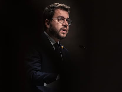 El presidente de la Generalitat, Pere Aragonès, durante su comparecencia la noche del miércoles en el Palau de la Generalitat, en Barcelona.