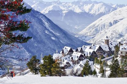 The town of Tanau at the foot of the slopes in Baqueira Beret, Lleida.