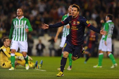 Messi celebra su primer gol, que igualaba el rcord de Mller.