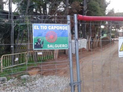 El cartell de seguretat en una de les obres del Tío Caponde.