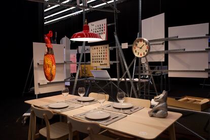 Exposició '100 objeces d'IKEA que ens hagués agradat tenir a VINÇON', cedida pel Disseny Hub Barcelona.