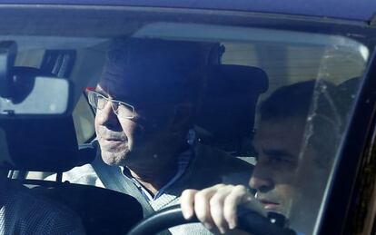 Francisco Granados, tras ser detenido por agentes de la Guardia Civil en el marco de la Operación Púnica, en octubre de 2014.
