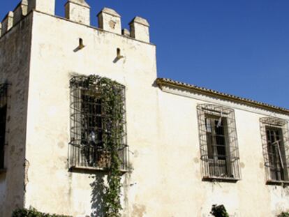 La alquería de La Torre (en una imagen de finales de 2007) está abandonada y ha sido ocupada temporalmente en varias ocasiones.
