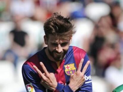 Piqué celebra frente al Córdoba uno de sus cinco goles en la Liga. 