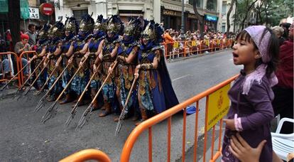 Desfile de Moros y Cristianos en Valencia, en una imagen de archivo.