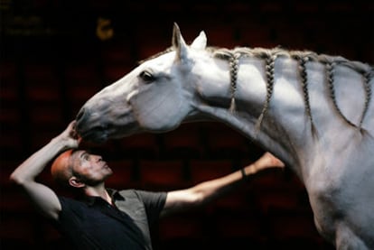 French horse trainer Bartabas with <i>Le Tintoret</i> at the presentation of his Barcelona show.