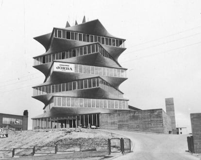 La torre de los laboratorios JORBA, conocida popularmente como 'La Pagoda' debido a su forma inspirada en las tradicionales construcciones japonesas.