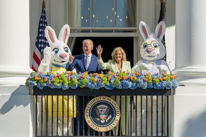 Joe y Jill Biden, este lunes en la Casa Blanca durante las celebraciones de Pascua.