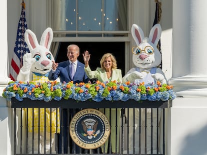 Joe y Jill Biden, este lunes en la Casa Blanca durante las celebraciones de Pascua.