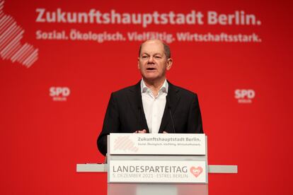 El líder del SPD y futuro canciller, Olaf Scholz, participa este domingo en un acto de partido en Berlín.