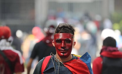 Manifestante de protesto contra Maduro em Caracas.