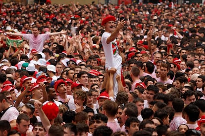 Fiestas de San Fermín 2024: cartel, chupinazo, guía de los encierros y  programa de actividades en Pamplona | Cultura | EL PAÍS