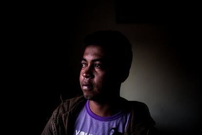 Lala, una joven paciente de tuberculosis, en la sala de espera de un hospital de las afueras de Antananarivo.