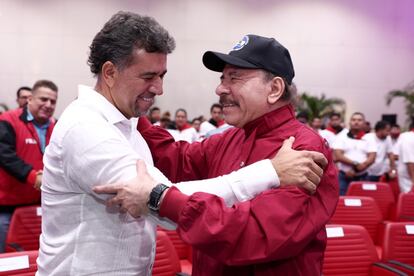 León Fredy Muñoz con el presidente de Nicaragua, Daniel Ortega