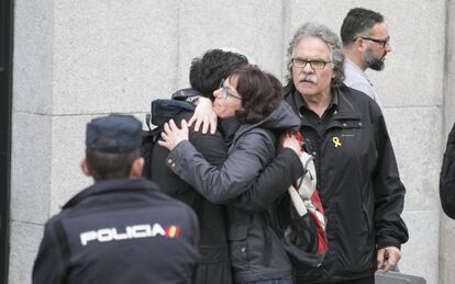 Joan Tarda frente al Tribunal Supremo en apoyo a los imputados citados a declarar.