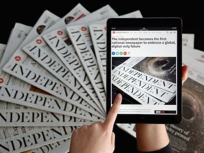 El periódico británico 'The Independent' en sus versiones de papel y digital.