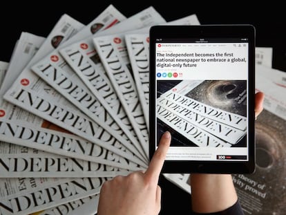 El peri&oacute;dico brit&aacute;nico &#039;The Independent&#039; en sus versiones de papel y digital.