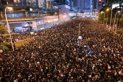 Centenas de milhares de pessoas se manifestam em 16 de junho em Hong Kong.