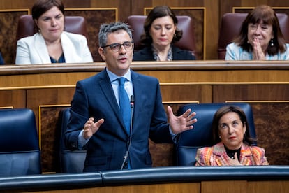 Félix Bolaños durante una sesión de control al Gobierno en el Congreso.  © Claudio Álvarez