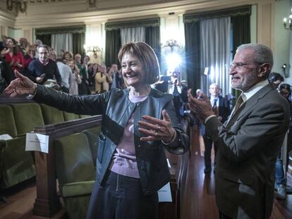 Mavi Mestre, la primera mujer rectora de la Universitat de Val&egrave;ncia. A su lado, su predecesor Esteban Morcillo. 