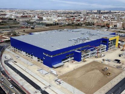 Tienda Ikea situada en el parque comercial Alfafar Parc de Valencia.