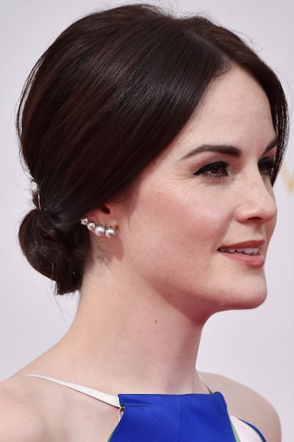 También hubo ear-cuff en la última edición de los Emmy. Michelle Dockery no se quitó el suyo.