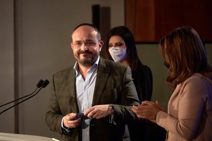 Alejandro Fernández, candidato del PP, antes de su comparecencia ante los medios de comunicación para valorar los resultados.